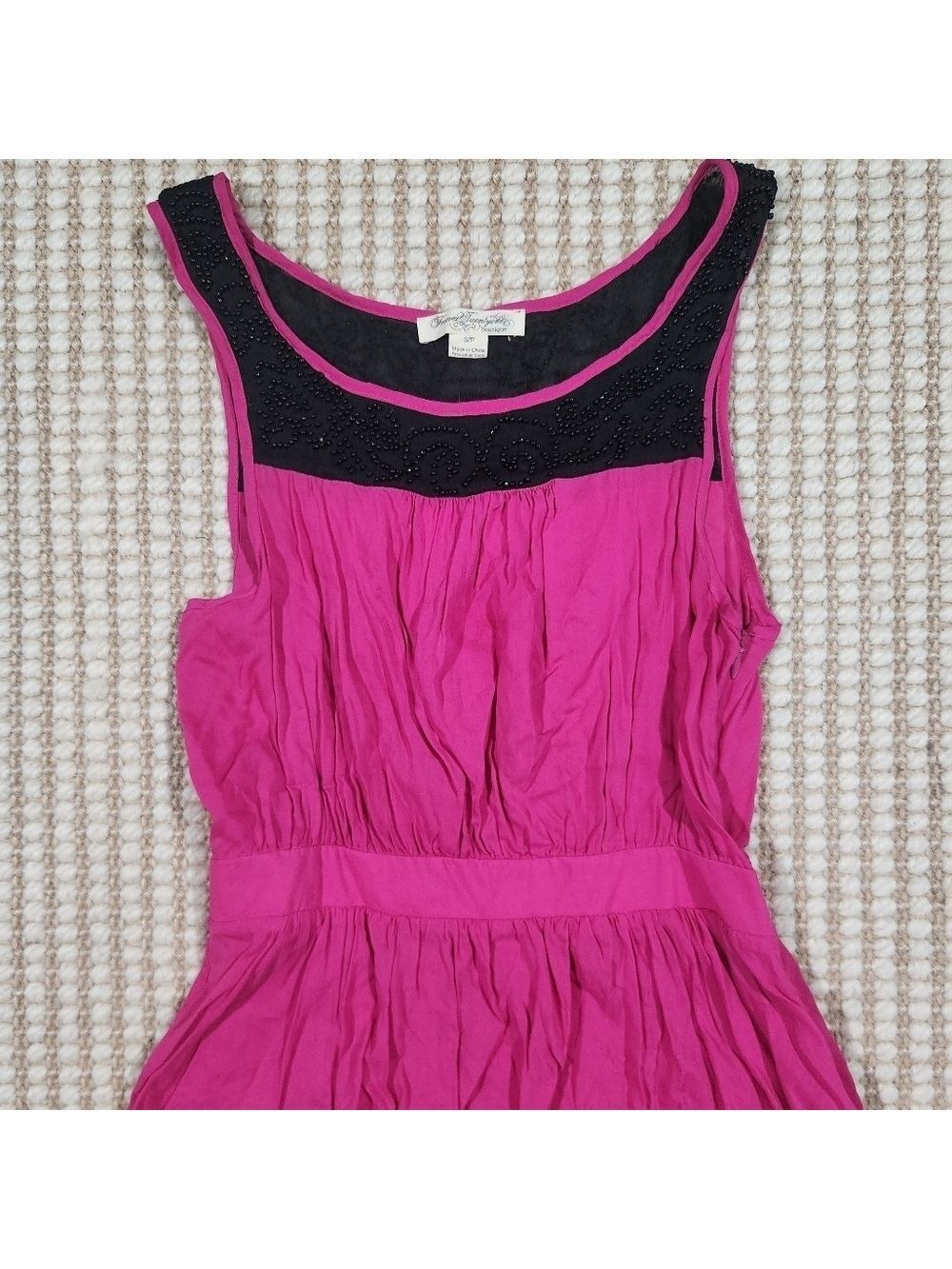 Vintage Y2K Forever 21 Fuchsia Sleeveless Babydoll Blouse with Black Beaded Neck